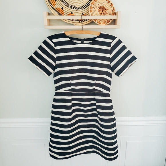 H&M fit & flare stripped dress - Picture 2 of 6